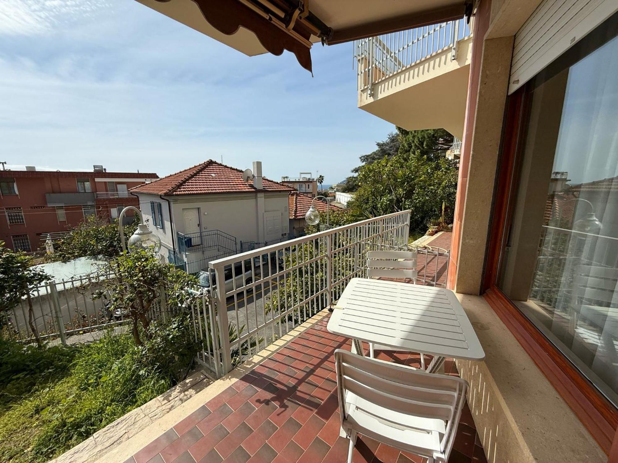 Wh - Appartamento Siccardi In Zona Residenziale Con Posto Auto San Remo Buitenkant foto
